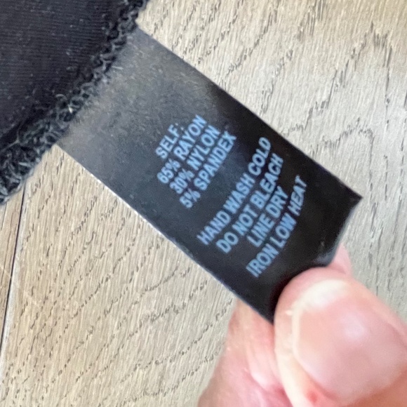 LULU’S Women's Dress with spandex shorts - Picture 5 of 9